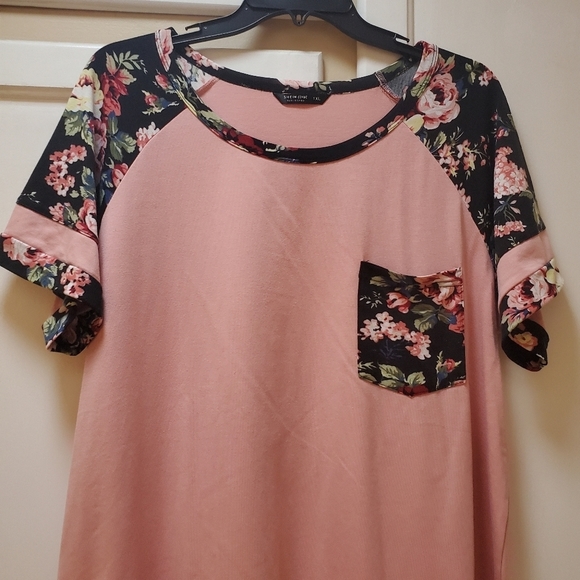 SHEIN Women's Short-sleeved Floral Print T-shirt - Picture 5 of 10